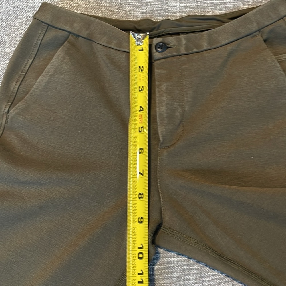 Lululemon olive green pants back zippers, but in front - Picture 11 of 12